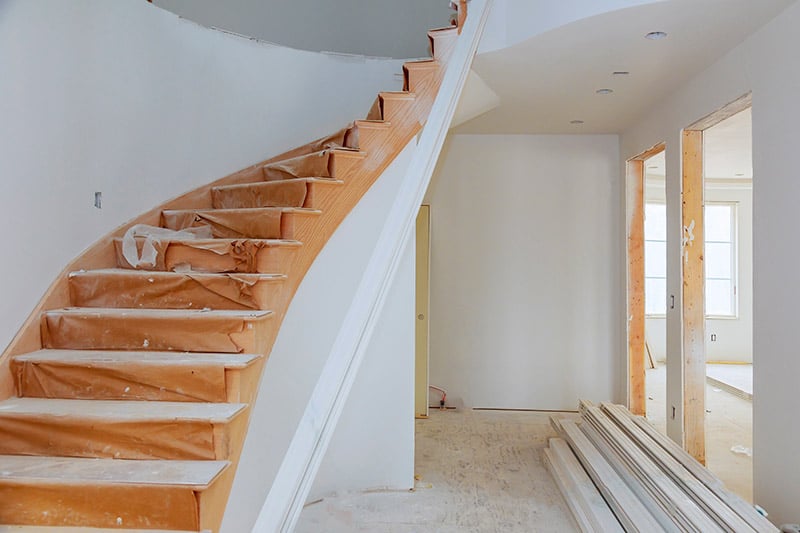 escalier intérieur en bois